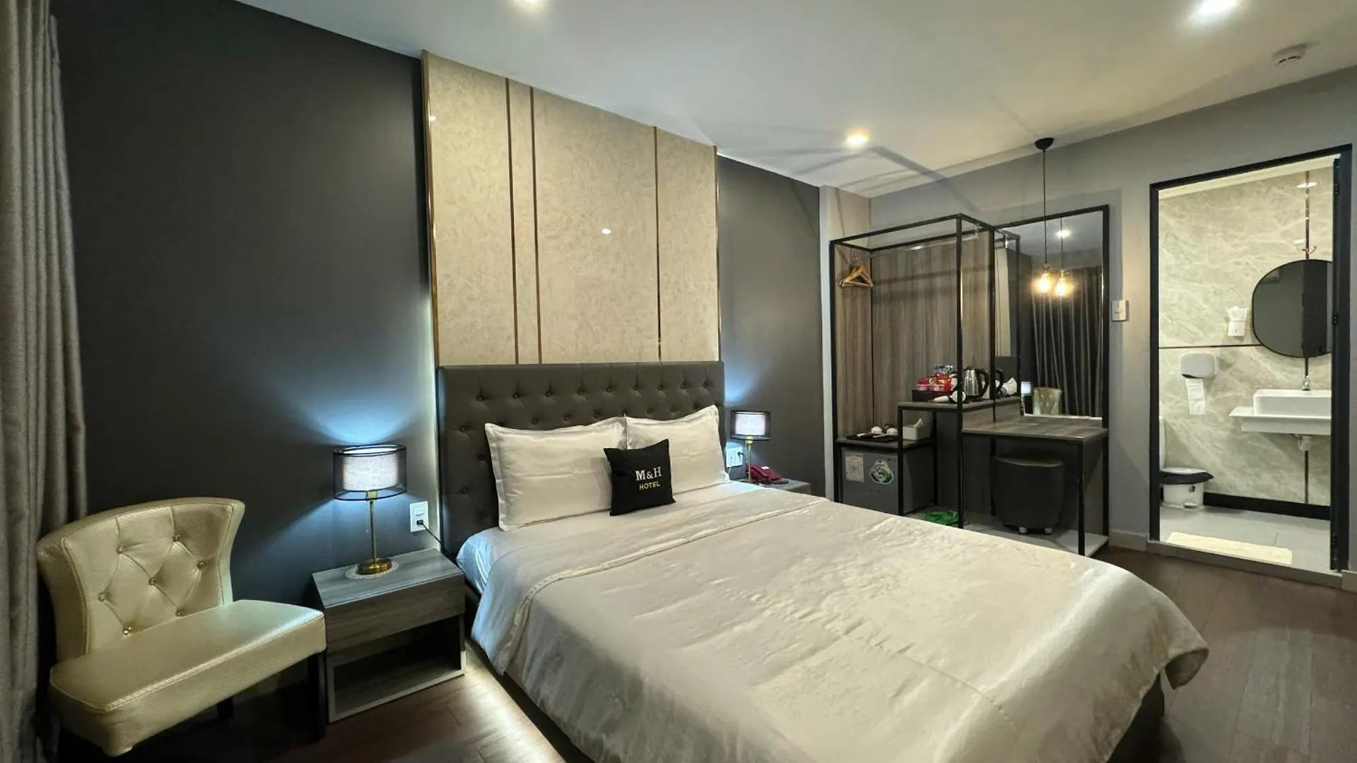 M&H Lux Hotel 胡志明市